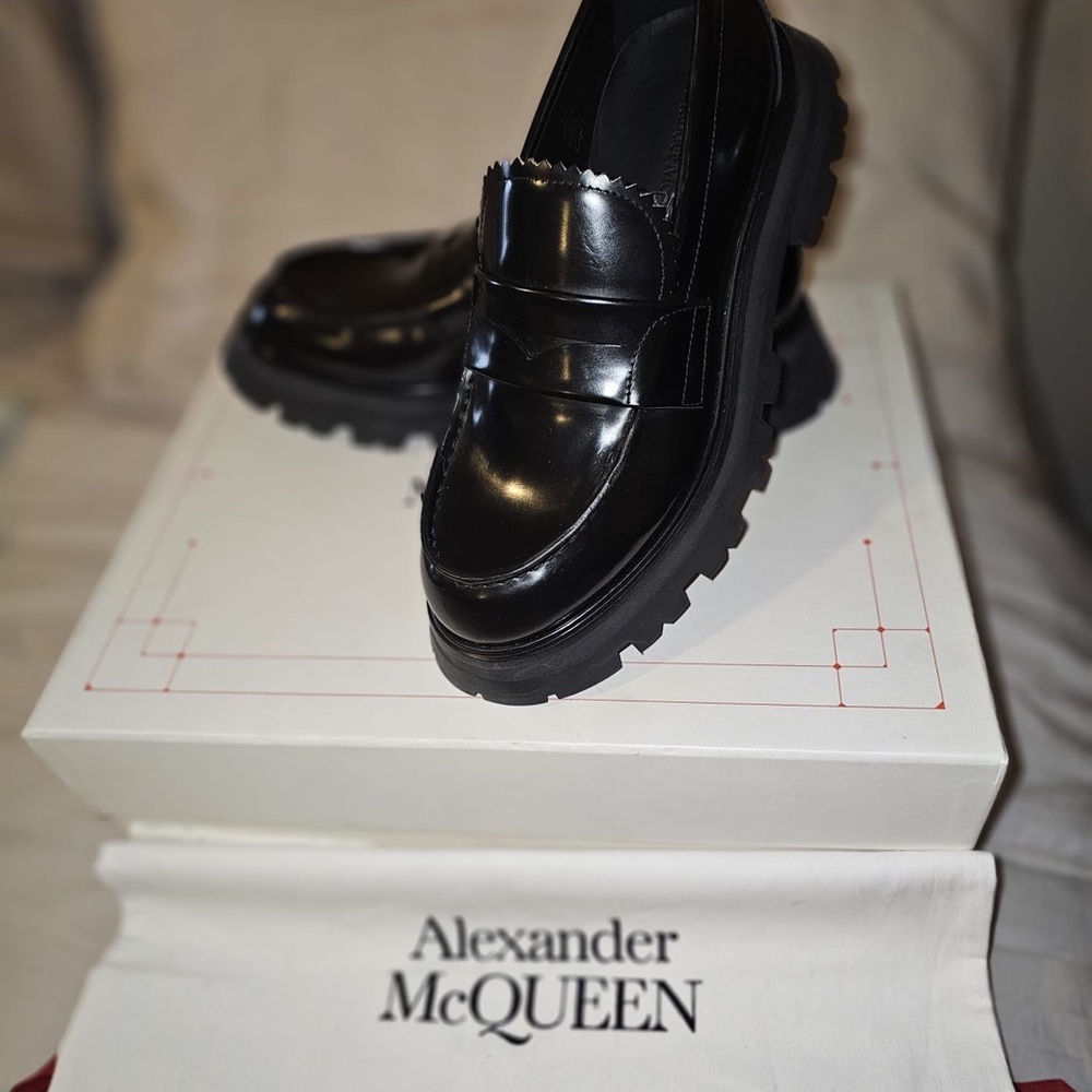 Alexander McQueen Black womens